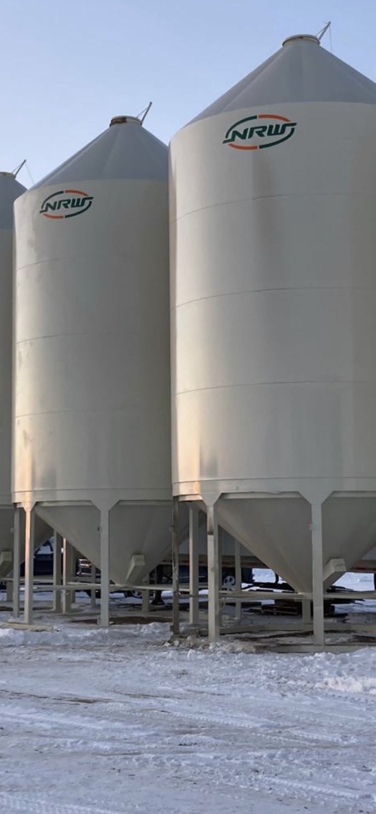 Smooth wall hopper bins. Farming Equipment Winnipeg Kijiji