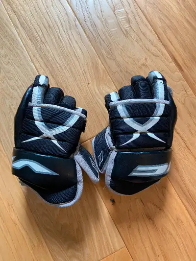 Kids hockey gloves, View more