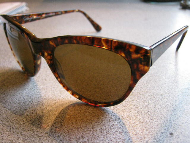 Renaissance Sunglasses Marilyn Monroe Hollywood Handmade Vintage in Other in City of Toronto - Image 3