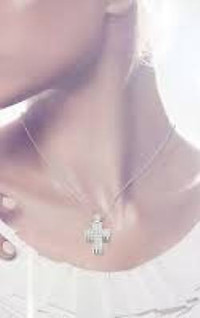 CROIX ET COLLIER SWAROVSKI CRYSTAL CROSS & NECKLACE