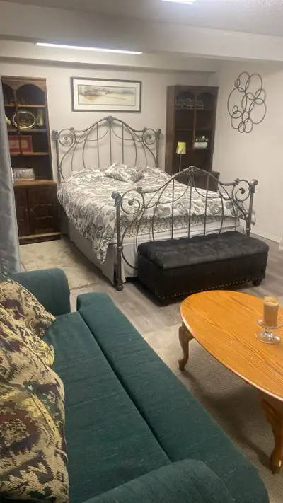 Sherwood Park Utilities included Internet included Dishes cutlery Bedding Towels Air B & B style Com...