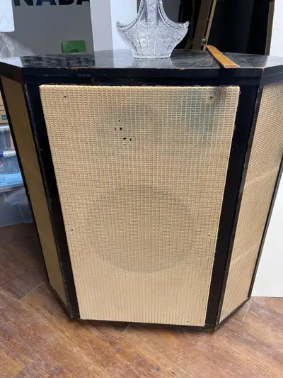 Speaker cabinet., View more