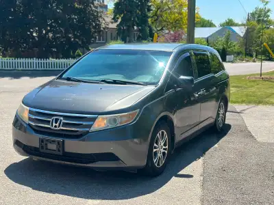 Honda Odyssey 2011 EX , Very clean In & Out . No stains on seats . Runs & Drives Amazing . A/C perfe...