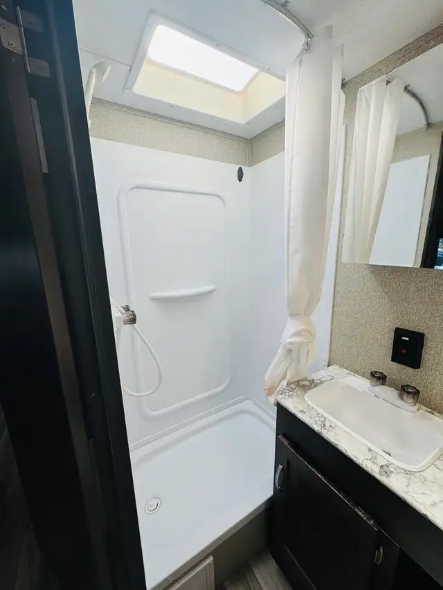 2020 Keystone Springdale Travel Trailer in Travel Trailers & Campers in Kelowna - Image 7