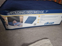 Folding bed wedge