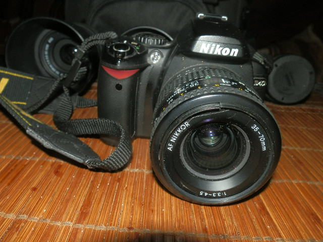 Nikon D40 camera with accessories in Cameras & Camcorders in Dartmouth - Image 2