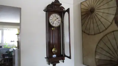 FANTASTIC LG ANTIQUE 1909 WATERBURY PICTOU 50“ 8 DAY WALL CLOCK, View more