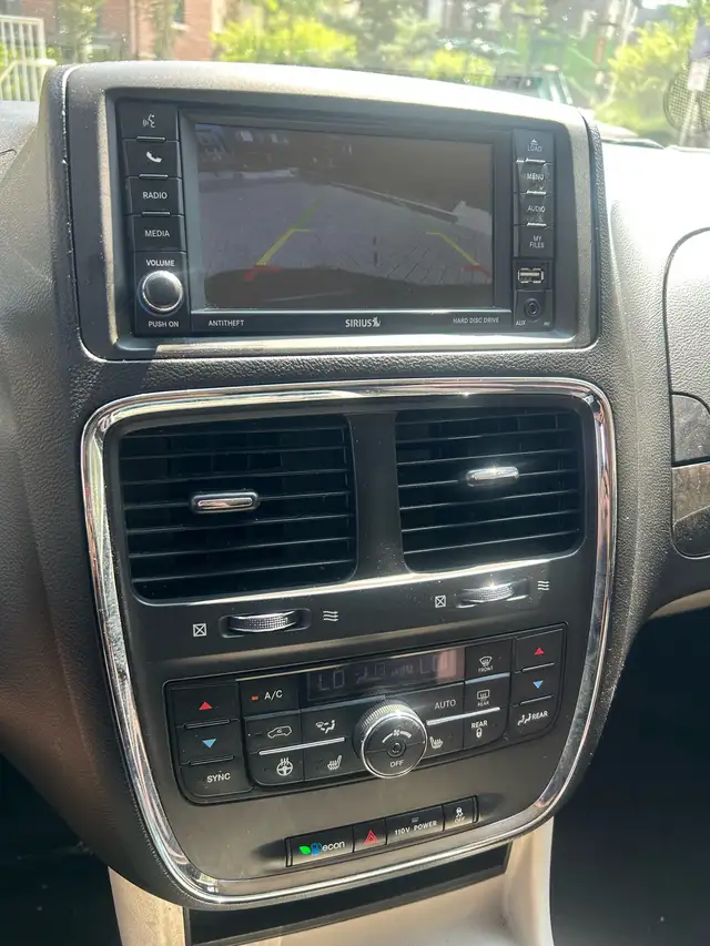 RUST PROOFED Caravan w/Backup Camera!!!!553399117960990726