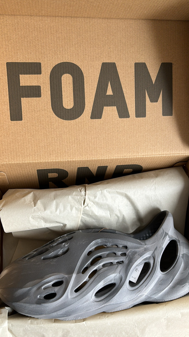 Yeezy Foam Runner Mx Granite in Men's Shoes in City of Toronto