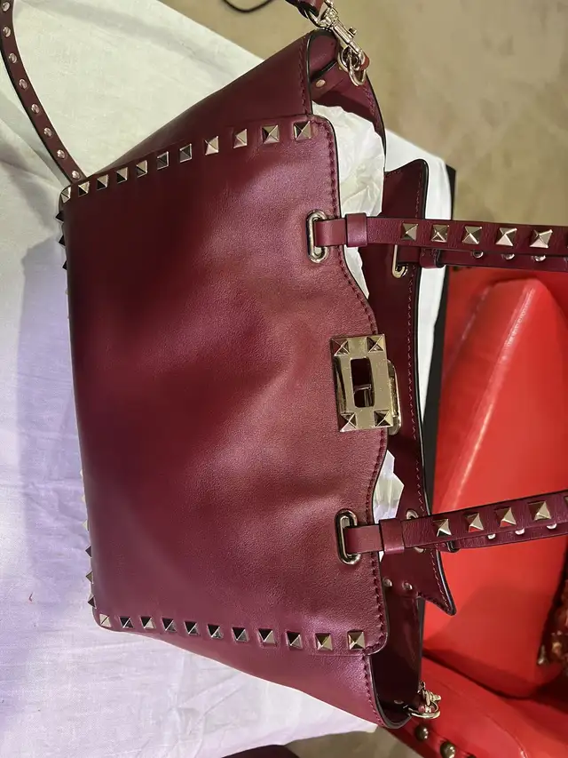 Valentino Small Rockstud Bag in Red Smooth Leather in Women's - Bags & Wallets in Mississauga / Peel Region - Image 4