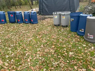 10 RUBBERMAID & TOUGH STUFF GARBAGE BINS with wheels, no lids 5 Rubbermaid Roughneck BLUE bins with...