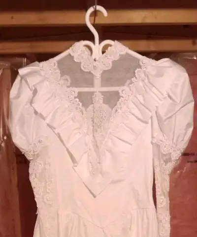 Taffeta and Lace Wedding Dress with Train and Veil for sale. One pic shows all the buttons on the ba...