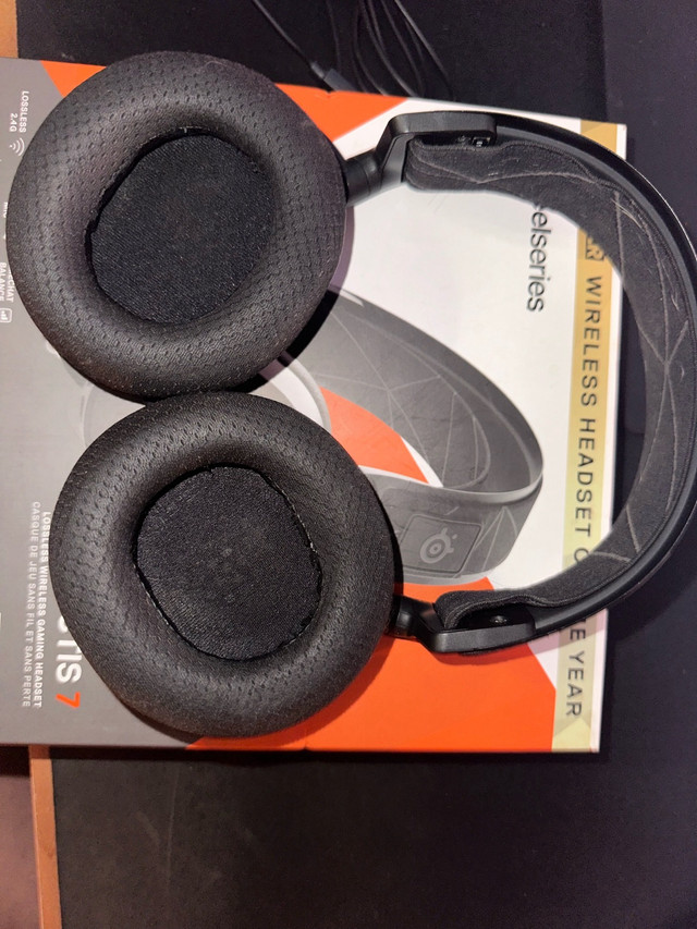 SteelSeries Arctis 7 pc gaming headset. Read ad for info in Speakers, Headsets & Mics in Edmonton - Image 2