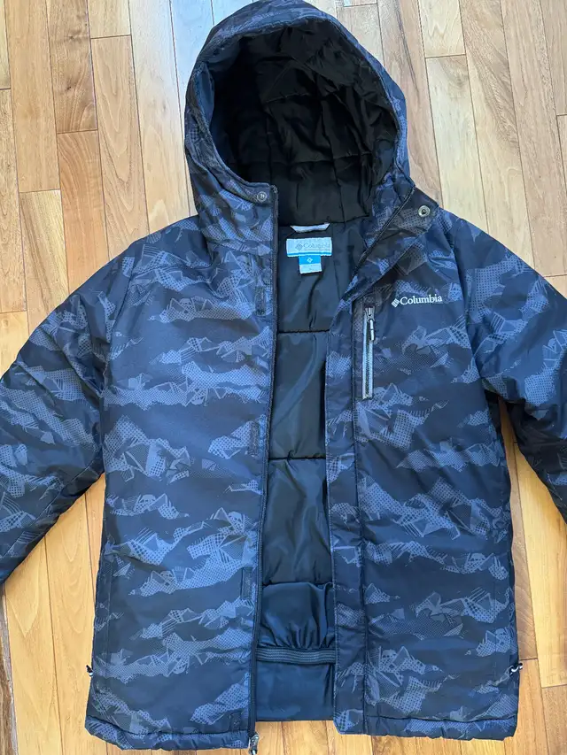Columbia Boys Winter Jacket Size L in Kids & Youth in Strathcona County - Image 4