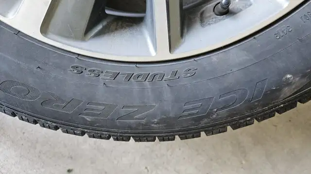 Pirelli Winter Tires on OEM Alloy Rims in Tires & Rims in Ottawa - Image 4