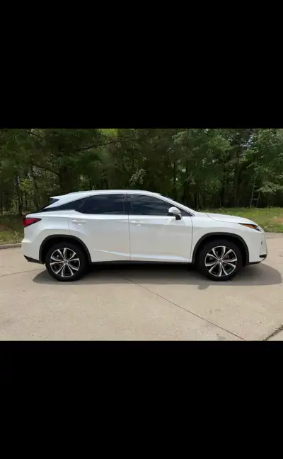 Hello selling my Lexus , bought it brand new from Lexus , one owner never had issues moving out the...