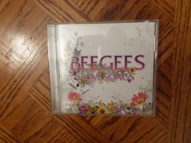 Bee Gees – Love Songs   CD  near mint   $4.00 in CDs, DVDs & Blu-ray in Saskatoon