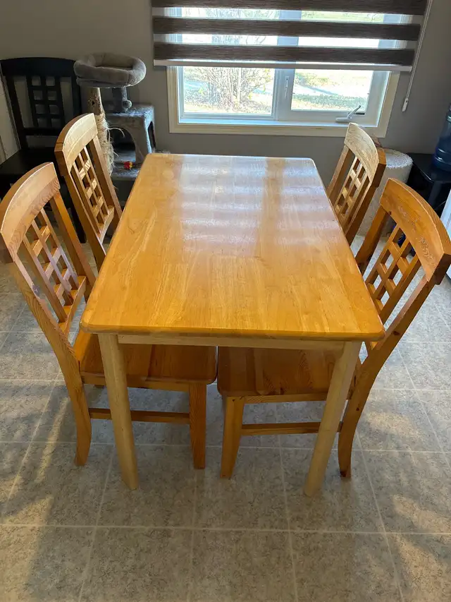 Dining Table and Chairs Set