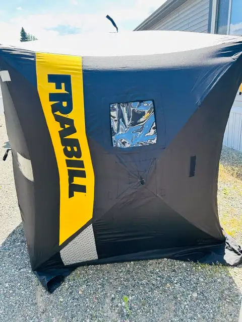 Fishing Tent in Fishing, Camping & Outdoors in Prince George - Image 2