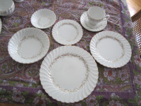 RÉDUIT-Set de vaisselle ancien, 12 couverts, Snow White Regency