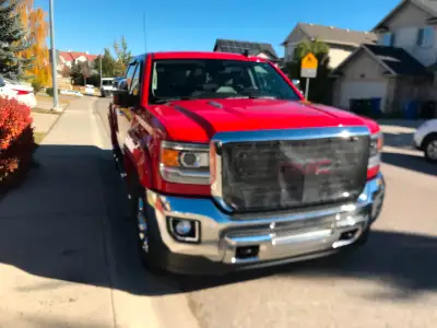 6.6 Turbo Diesel Duramax SLT C/C with Z71 package. power windows, mirrors, seats (hot/cold), Bluetoo...