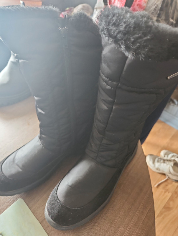 Botte d'hiver pour Dame dans Femmes - Chaussures  à Laurentides - Image 2