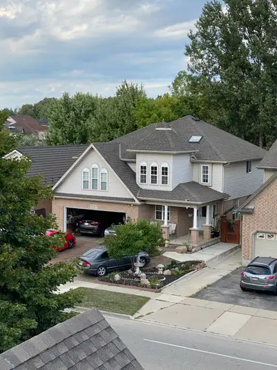 2Bed Room. In big houses in Cambridge For rent , close to 401 and Cambridge malls , 15 min to Conest...