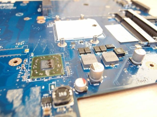 Réparation Réusinage Modification soudage dessoudage plaques PCB dans Amplificateurs et pédales  à Laval/Rive Nord - Image 4