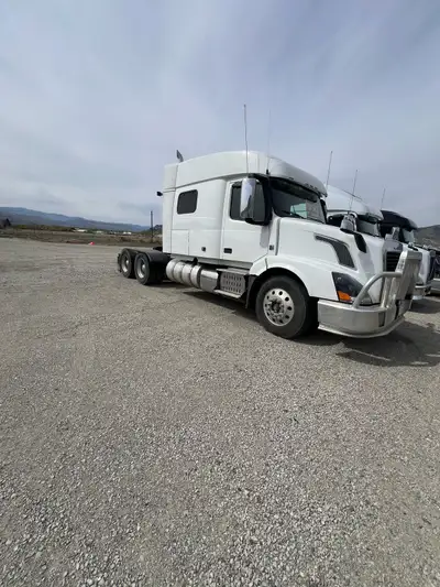 2015 Volvo VNL64T Current kilometres 1,162,532 16L Volvo Engine 46,000 LB Rear ends 12 Speed I-Shift...