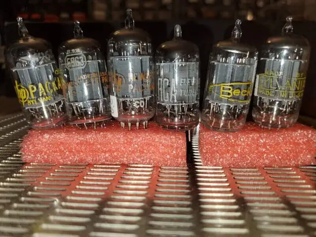 VINTAGE 1950-60's ECC82 - 12AU7 AUDIO VACUUM TUBES in Other in City of Toronto - Image 9