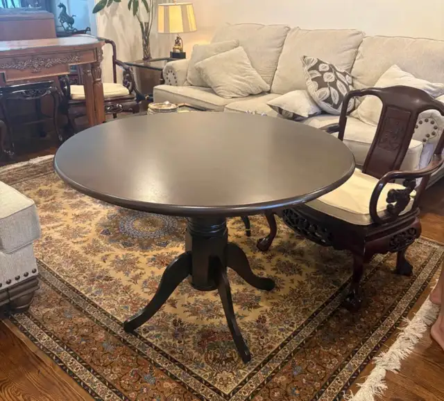 Round Wooden Dining Table in Dining Tables & Sets in Markham / York Region - Image 2
