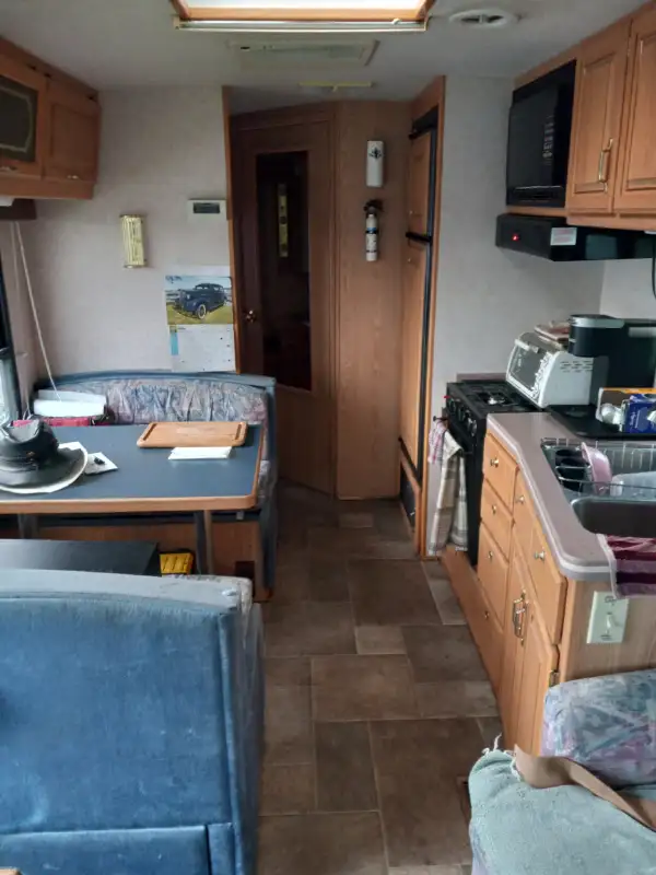 motorisé triple E 94, pneu, frein, neuf, prix demandé7500 in RVs & Motorhomes in Trois-Rivières - Image 5