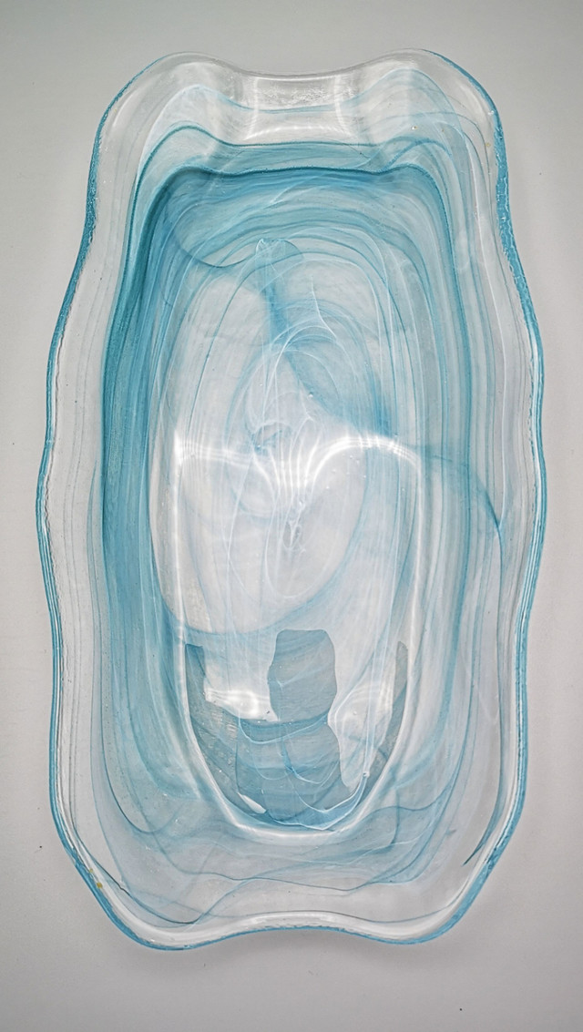 Wispy Blue and white Art Glass Candy Dish in Arts & Collectibles in Calgary - Image 4