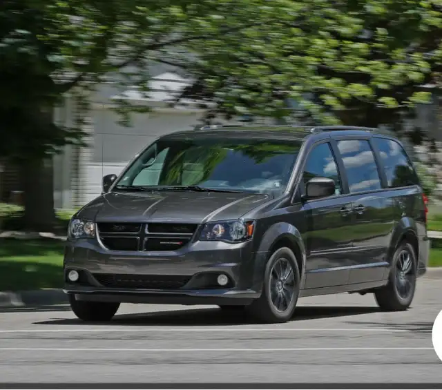 Airport Drop off and pick up in Minivan  in Rideshare in Oakville / Halton Region - Image 3