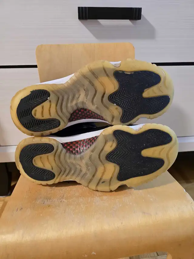 Jordan 11 low size 8.5 in Men's Shoes in Mississauga / Peel Region - Image 7