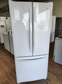 Réfrigérateur remis à neuf propre disponible ! 1 an garanti