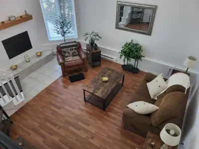 Magnifique 5 ½ A Louer. Beau secteur. appartement 5 1/2 style condo sur 3 paliers, salle de bain, sa...