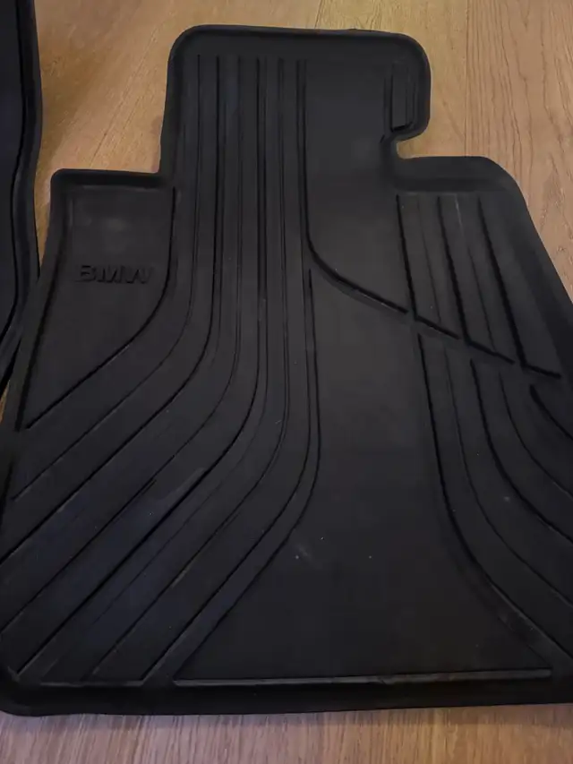 BMW All-Season Pirelli Run-Flat Tires + Winterized Mats (4)+ in Tires & Rims in Cambridge - Image 6