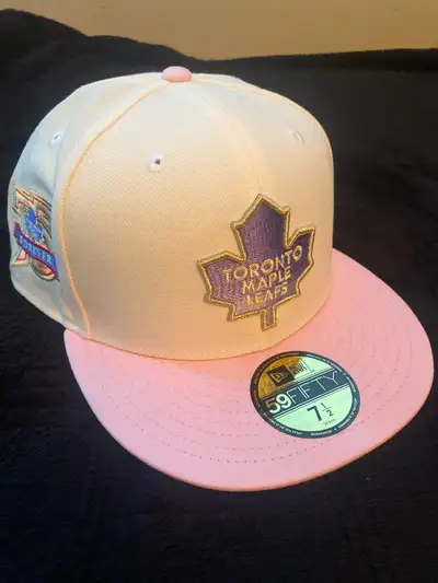 7 1/2 Toronto Maple Leafs New Era Fitted Cap, View more