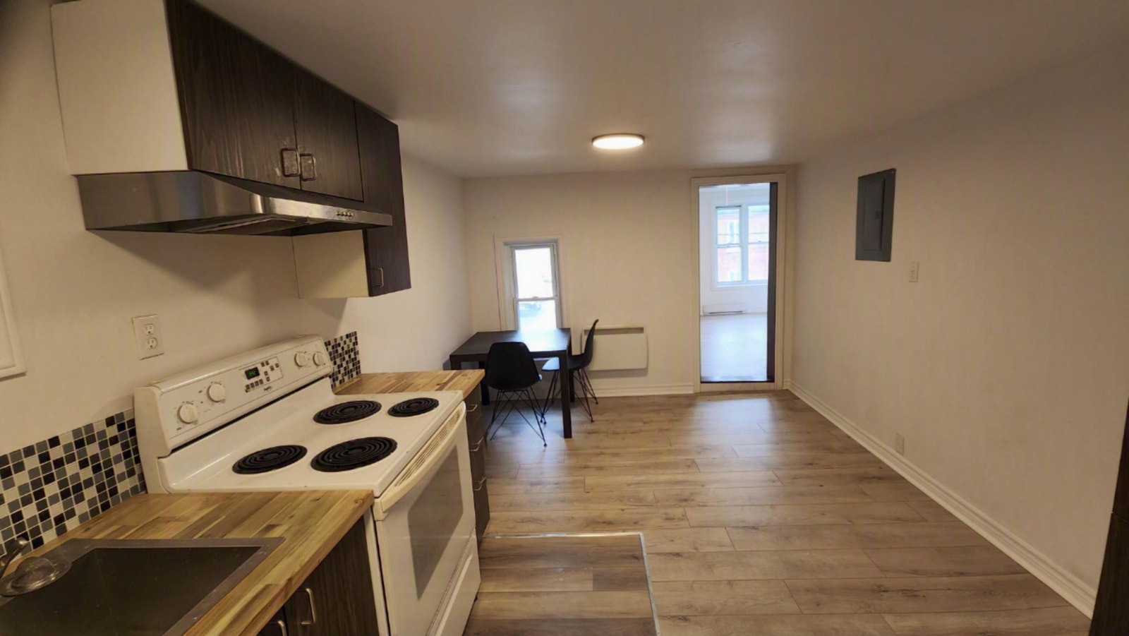 3 1/2 tous inclus Salaberry-de-Valleyfield 1145$ — photo 1