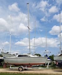 Sailboat O'day 240, trailer and engine