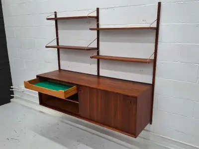 No deposit required Cash payment only upon receipt home delivery Superb mid-century modern walnut wa...