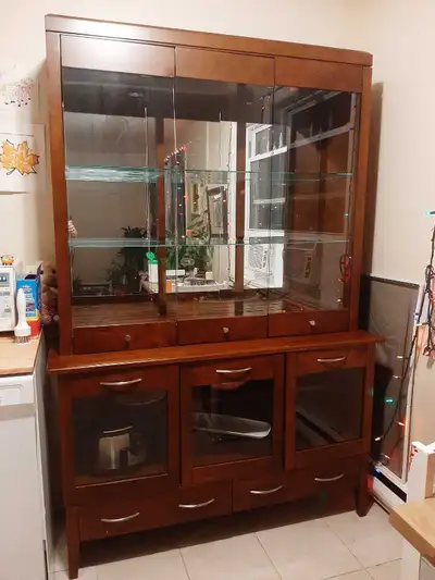 vaiseillier solide et bonne espace de rangement, View more