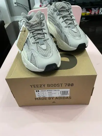 yeezy boost 700 v2 static size 8, View more
