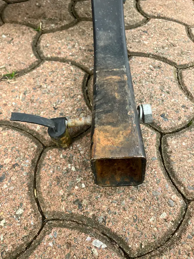 Yakima Full-swing bike carrier in Other in Ottawa - Image 4