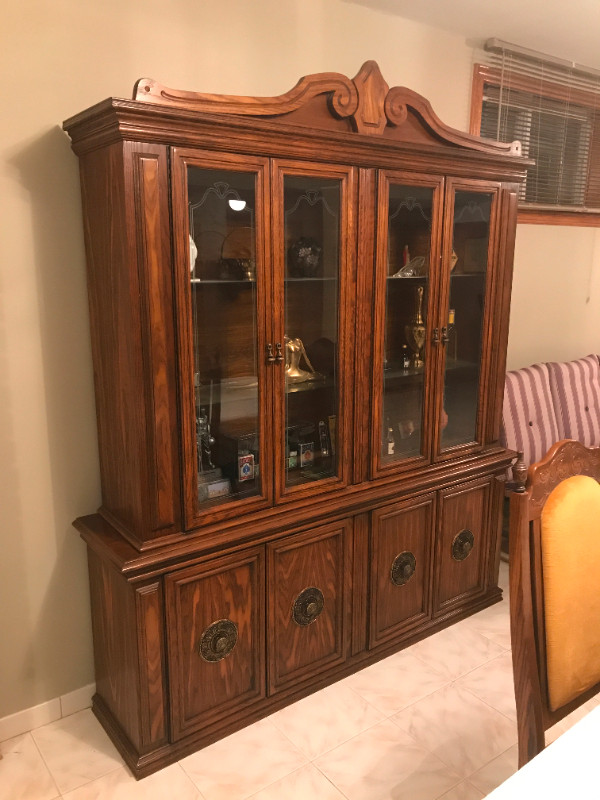 Dining Room Hutch/Buffet/China Display Cabinet in Hutches & Display Cabinets in City of Toronto - Image 4