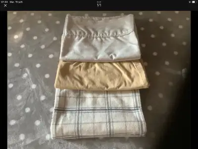 Trois ensembles de draps King size, View more