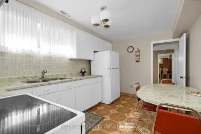 Islington and Finch Full walk out basement apartment 1 spacious room, 1 bathroom Separate entrance F...