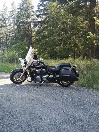 1300 V Star , heal,toe shift control's, California Bars,2 into 1 exhaust,heated grips,etc. Can inclu...