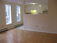 Bright 1-bedroom Uptown 139 Duke available May